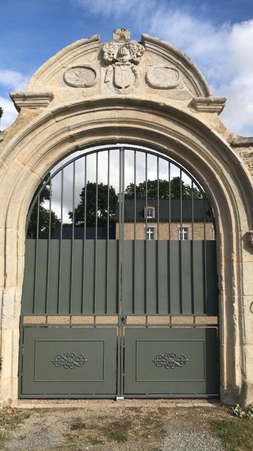 Manoir Saint-Andre,B&B De Charme Theix エクステリア 写真