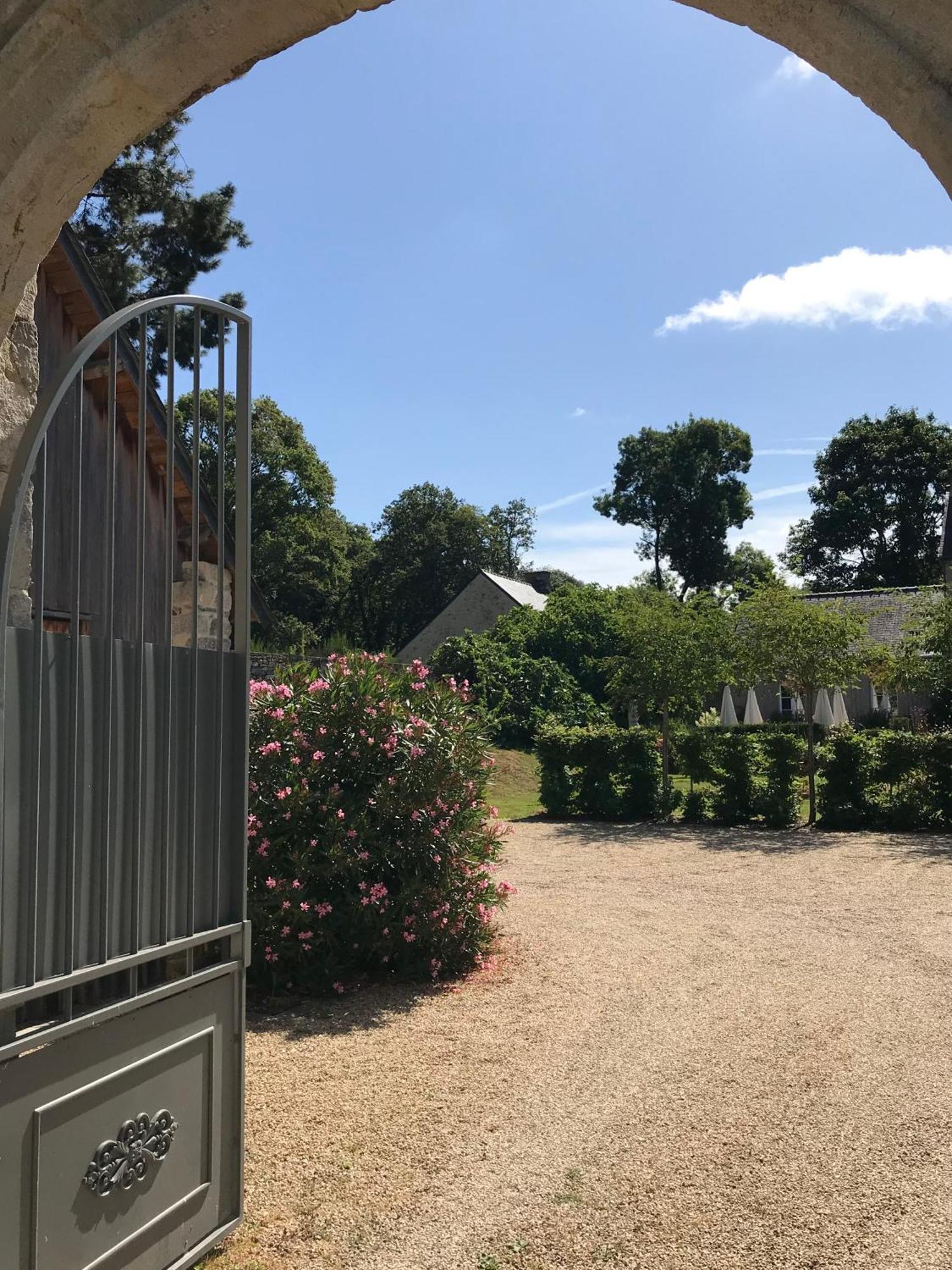 Manoir Saint-Andre,B&B De Charme Theix エクステリア 写真